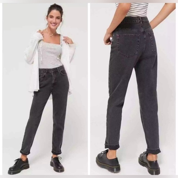 Urban Outfitters BDG High Rise Black Washed Mom Jeans Size 27 - Picture 4 of 12